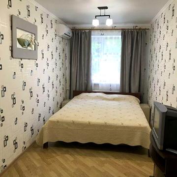 Сдам 2 к.кв, до лета.