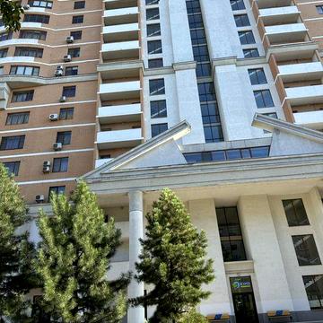 Квартира в елітній новобудові метро Наукова
