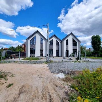 Продам таун, Жуляны начало, возле ул Колоса / Зоряна