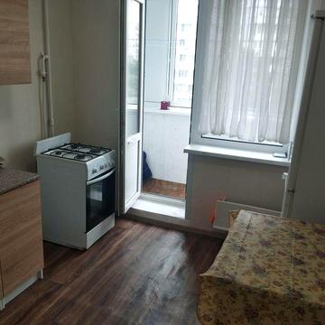 ЗДАЄТЬСЯ вперше гарна 1 кв, на Троєщині. 4 поверх, газ.