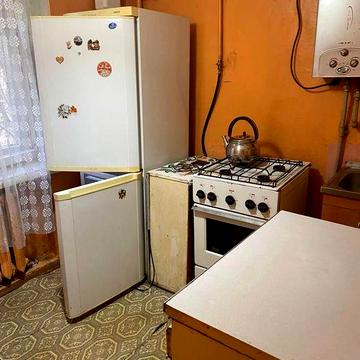 Продам 2 кім в цегляному будинку на проспекті Шевченко