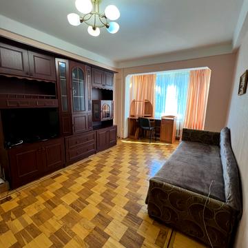 Мілютенка вул., 7