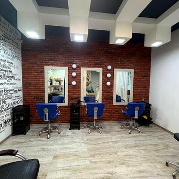 Академіка Гнатюка вул., 1