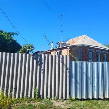 Продаж будинку  смт Бабаі  центр  транспорт поряд