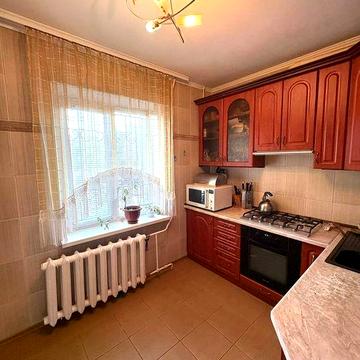 Здам трикімнатну квартиру ( одна кімната закрита)