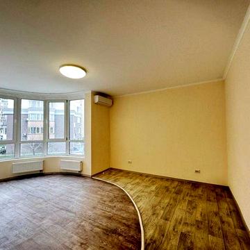 Здановської 48А,  3к квартира 115 м, можна під комерцію, поверх 2-й