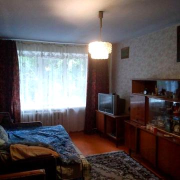 ПРОДАМ Двокімнатну  квартиру .