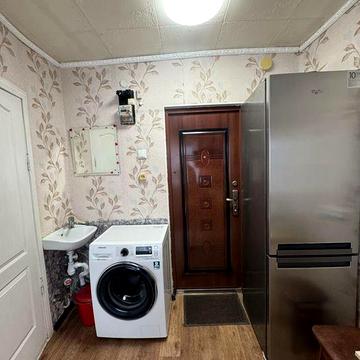 Продам малосемейку район Варуса
