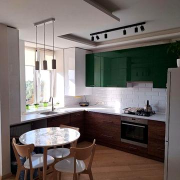 Продаж 2 кім. квартири по вул. Набережній