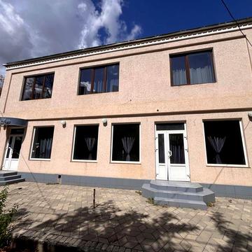 Двоповерхове приміщення квартира