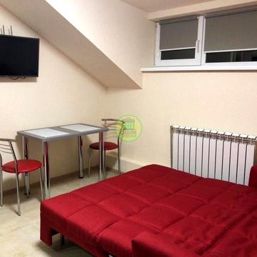 Центр, пл. Конституції, 1 к.кв. М. Історичний муз/пл. Конституції