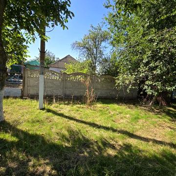 Продажа земли с домом с.Зеленое 20км от города 50сот.5000$