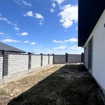 Котедж з власною земельною ділянкою в р-н Льонокомбінату
