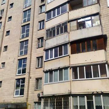 Продам 1 кімнатну,вул.Захарівська 3,Шевченківський р-н ,готельна..