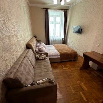 Оренда  1 кім. квартири в центрі, вул. Староєврейська (біля Реберні)