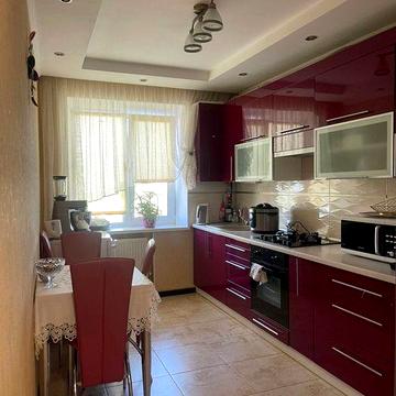 Продам 3к квартиру в центрі з автономкою