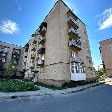 Продається 1 кімнатна квартира в м. Тячів