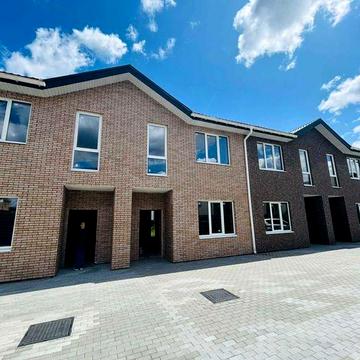 Таунхаус в Стоянці