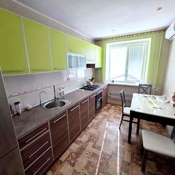 Професора Отамановського вул., 27