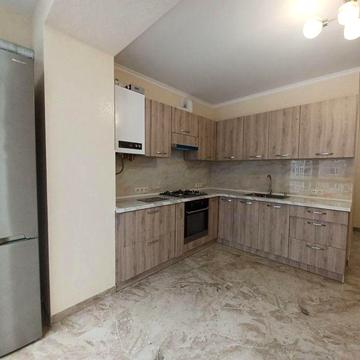 Здається 2х км в центральній частині!!!