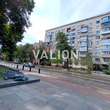 Продаж 2-х квартири на Печерську, вул. Лаврська, 4