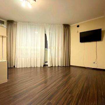 Пчілки 2а, Позняки, 1 кімнатна 50м2 біля Ашану
