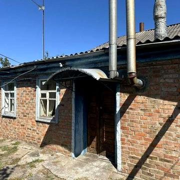 Продам пів будинку