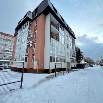 Космічна вул., 5