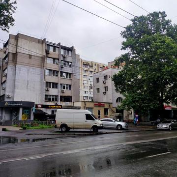 Академіка Філатова вул., 70/1