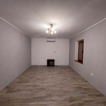 Продам свой дом 110кв.м (В удобном р-не, гараж с ямой, огород, охрана)