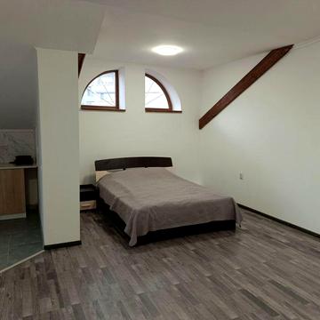 Продам терміново однокімнатну квартиру в Броварах район парку.