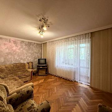 Продам квартиру в районі Довженка