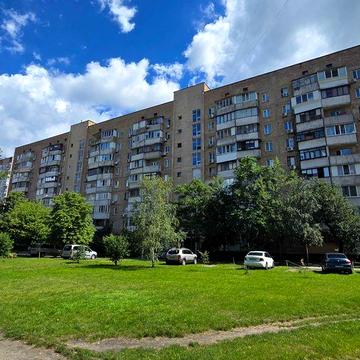 Симиренка 7а, з ремонтом. Без комісії.