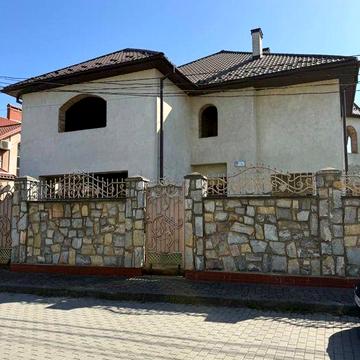 Будинок в 10 хв від Центру