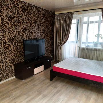 Варненська вул., 7