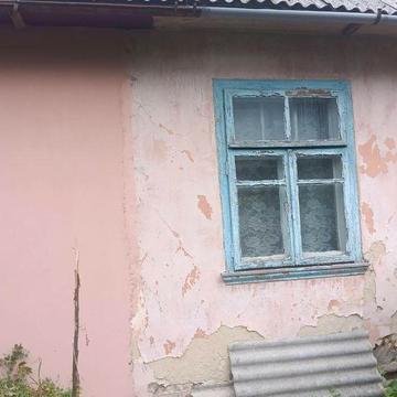 Продається частина хати з земельною ділянкою в районі Грабника