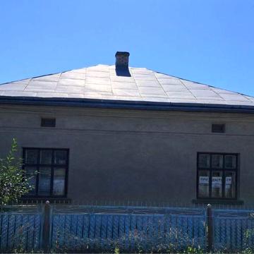 Продається будинов в смт Підволочиськ простора чотирикімнатна хата