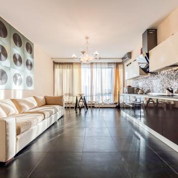 None 185000.0 USD