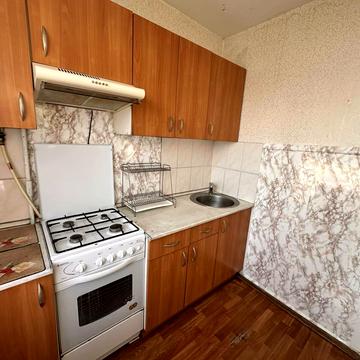 Полярна вул., 7