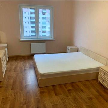 Здолбунівська вул., 13