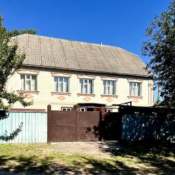Продається 2 поверховий будинок