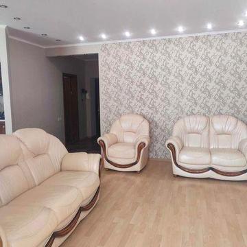 Здам простору 2-х кімнатну квартиру в центрі
