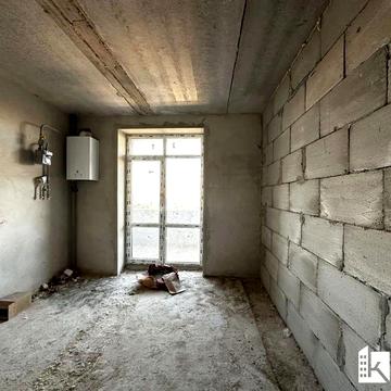 Здана  простора 2 кім ,котел, ліфт працює