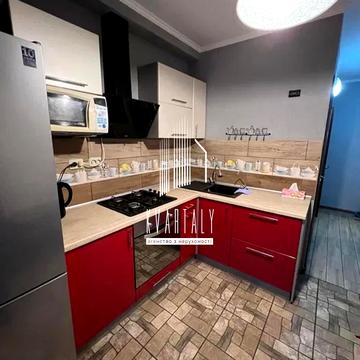 Братства Тарасівців вул. (Декабристів), 9
