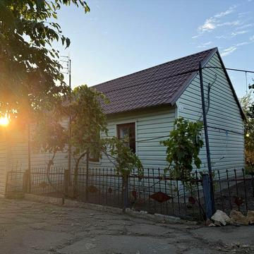 Будинок у селі Іваново ( Свердлове)