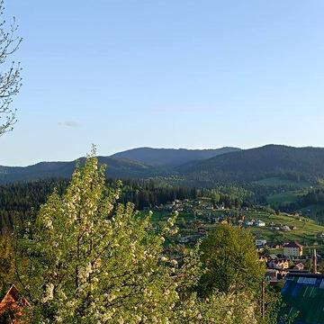 Здається будинок з чудовим краєвидом