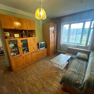 Продам 2к квартиру Кирилівська 124