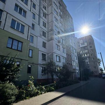 Продається двокімнатна квартира в центрі міста!