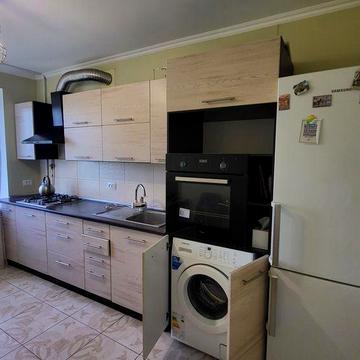 Продаю 3 квартиру на площі Перемоги