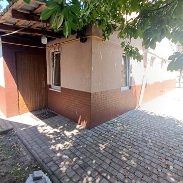 Довгострокова оренда 3к Дім Тетяни Яблонської (Макаренка) вулиця